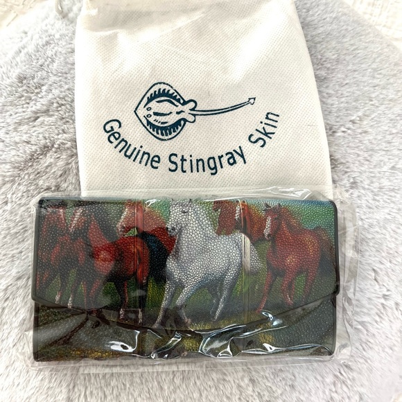 STINGRAY SKIN WALLET with DUSTCOVER
NWT! - Picture 1 of 2